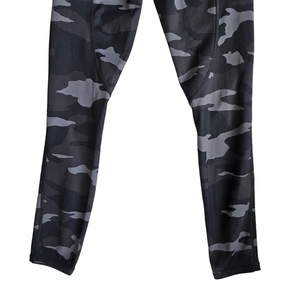ATHLETA Black Camo Leggings - Size XXS (US 00) - Picture 6 of 10